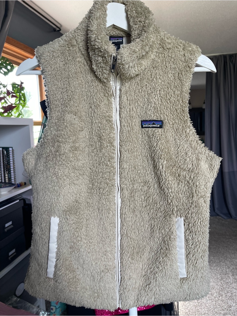 Patagonia Cream Sherpa Fleece Vest - Neutral Zip Front